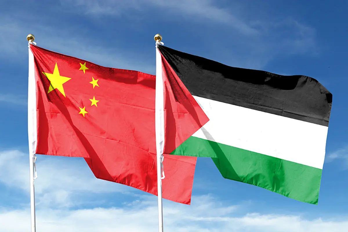 Flag of People's Republic of China and flag of Palestine