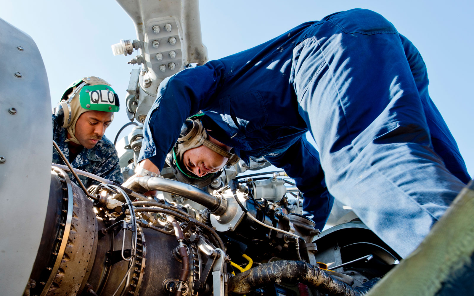Aviation engine maintenance