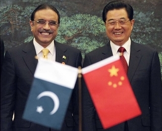 Pakistani and Chinese officials meet